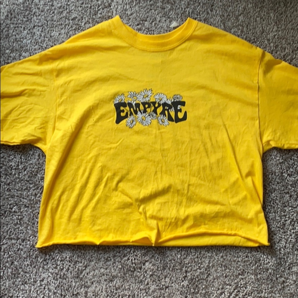 yellow empyre cropped tee